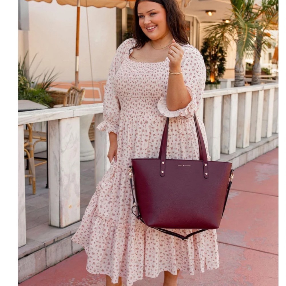 Poppy & Peonies Go-Getter Tote Berry Large Travel Work Laptop Bag quiet luxury